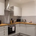 Cosy 1 Bedroom In With Wifi Leeds (West Yorkshire)